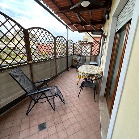 Suite Tania Fregenae Luaran gambar