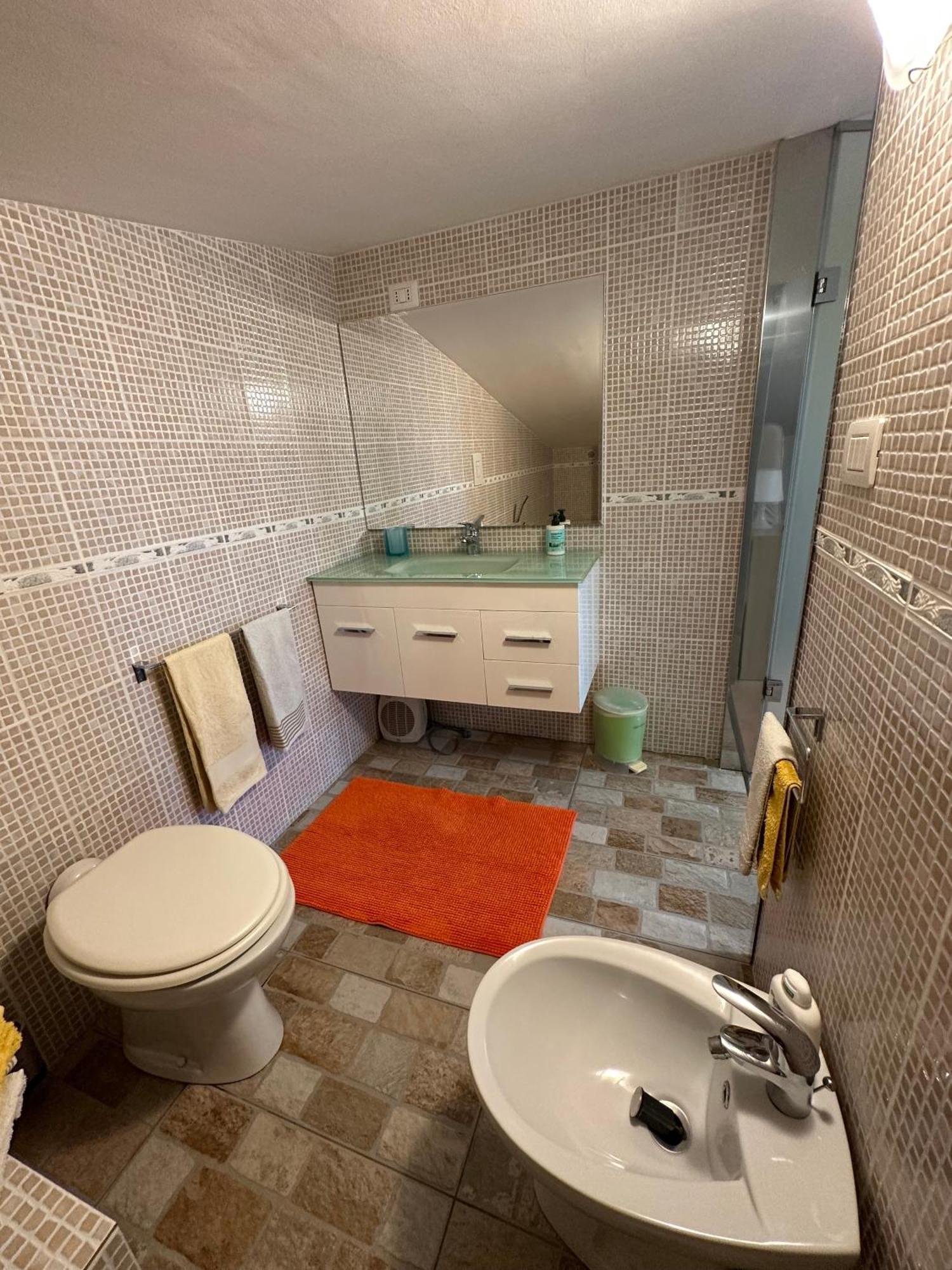 Suite Tania Fregenae Luaran gambar