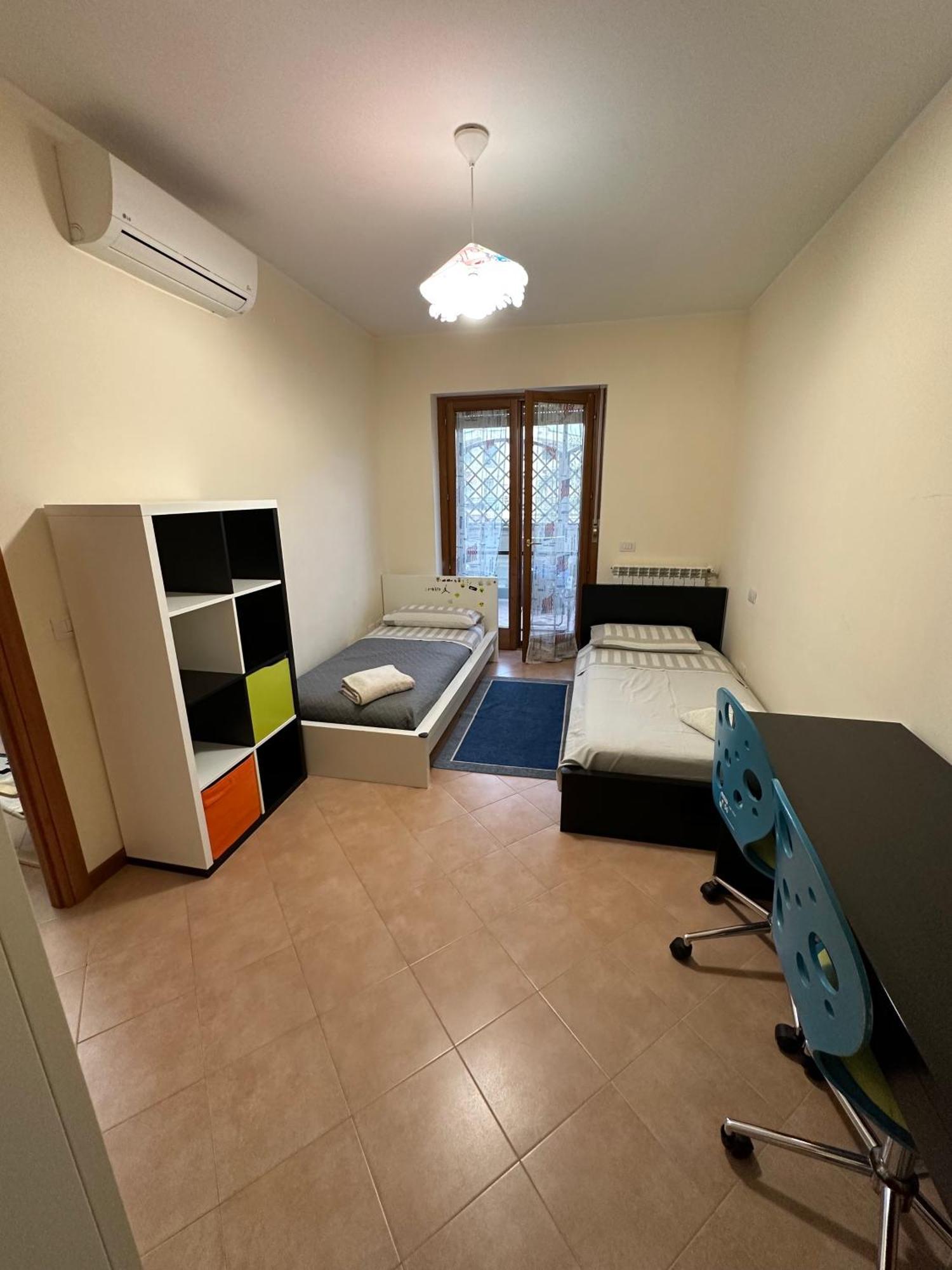 Suite Tania Fregenae Luaran gambar