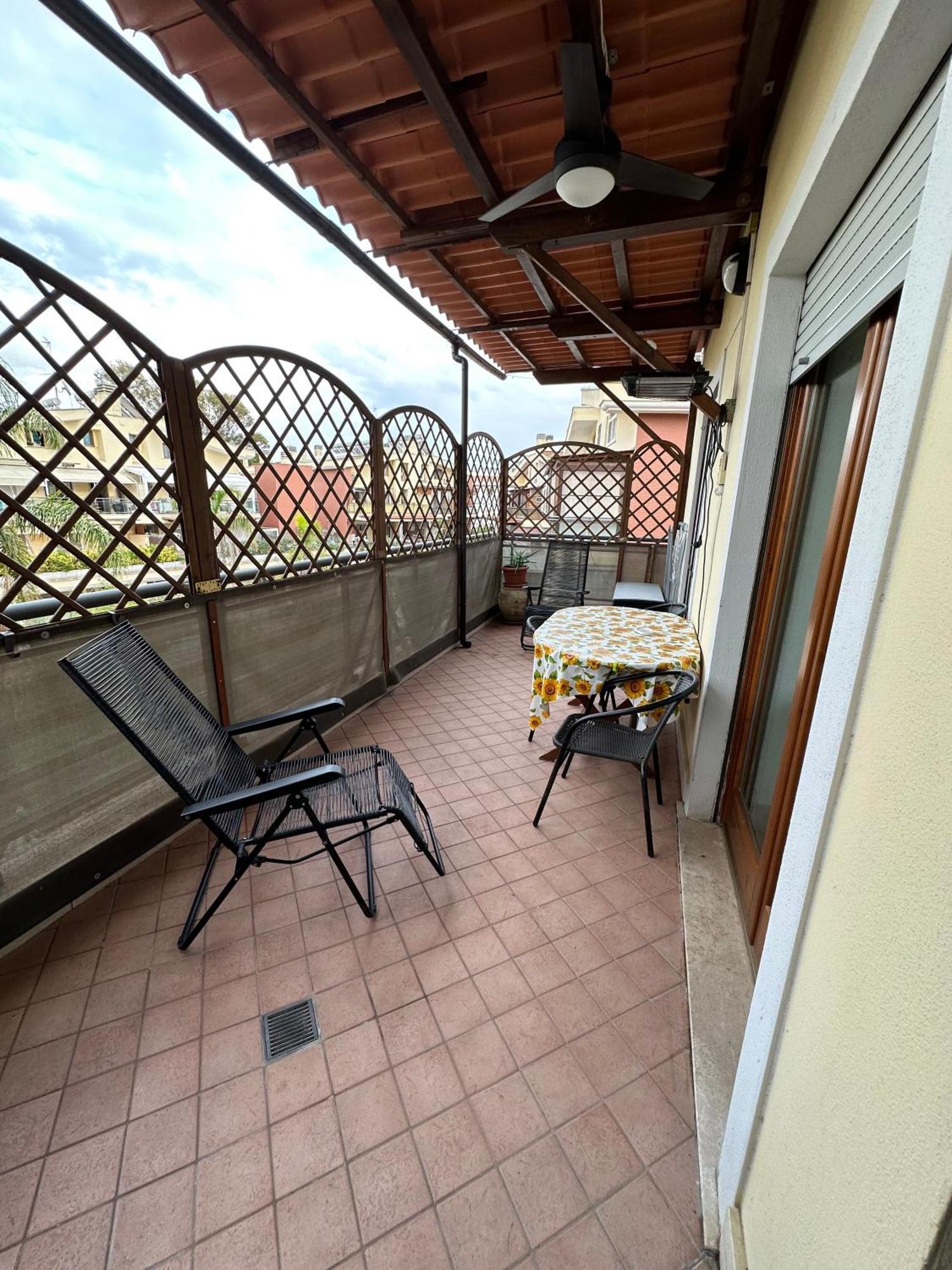 Suite Tania Fregenae Luaran gambar