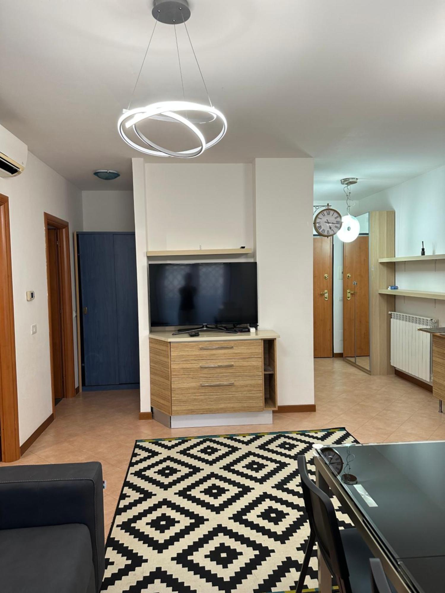 Suite Tania Fregenae Luaran gambar