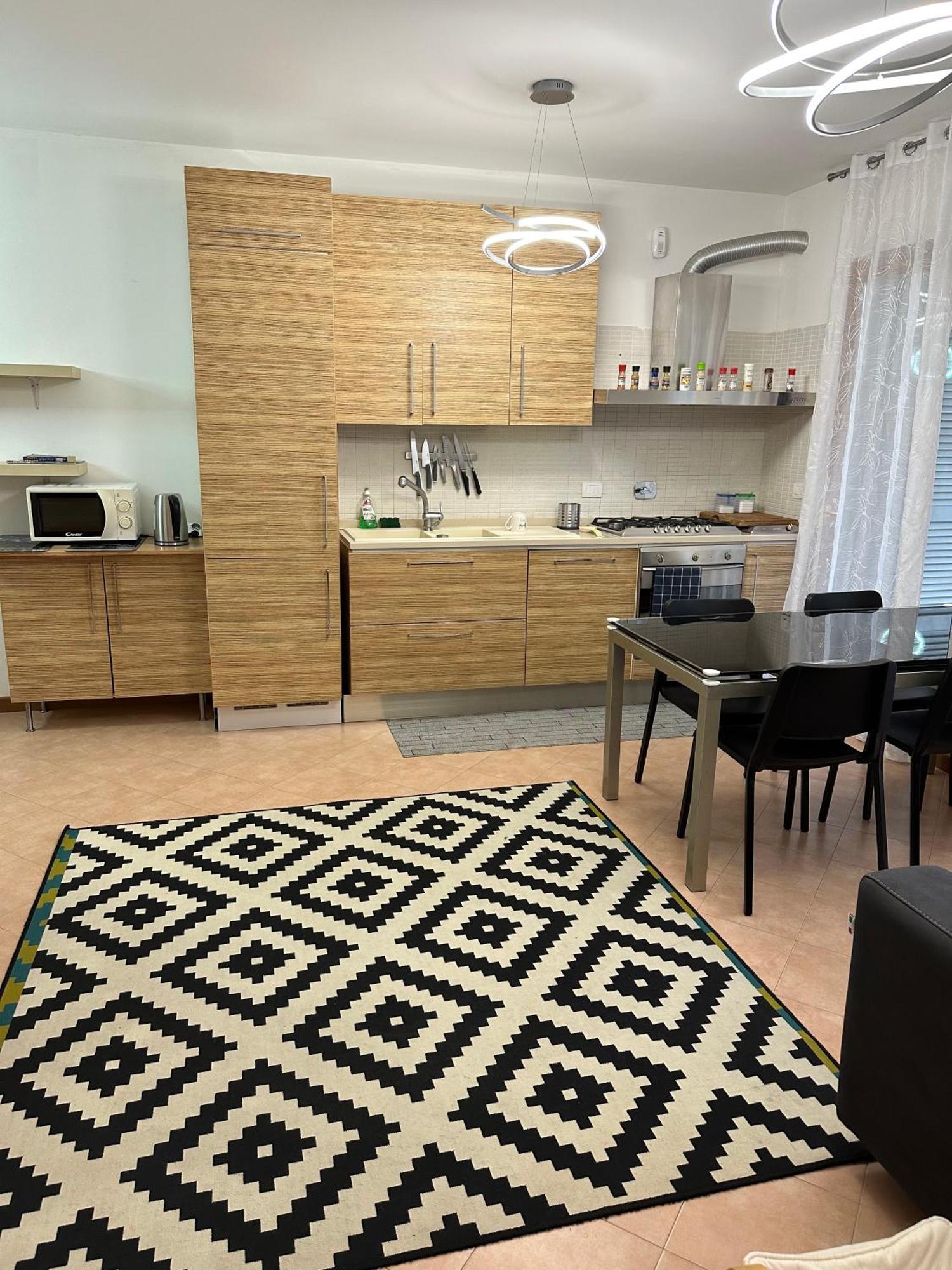 Suite Tania Fregenae Luaran gambar