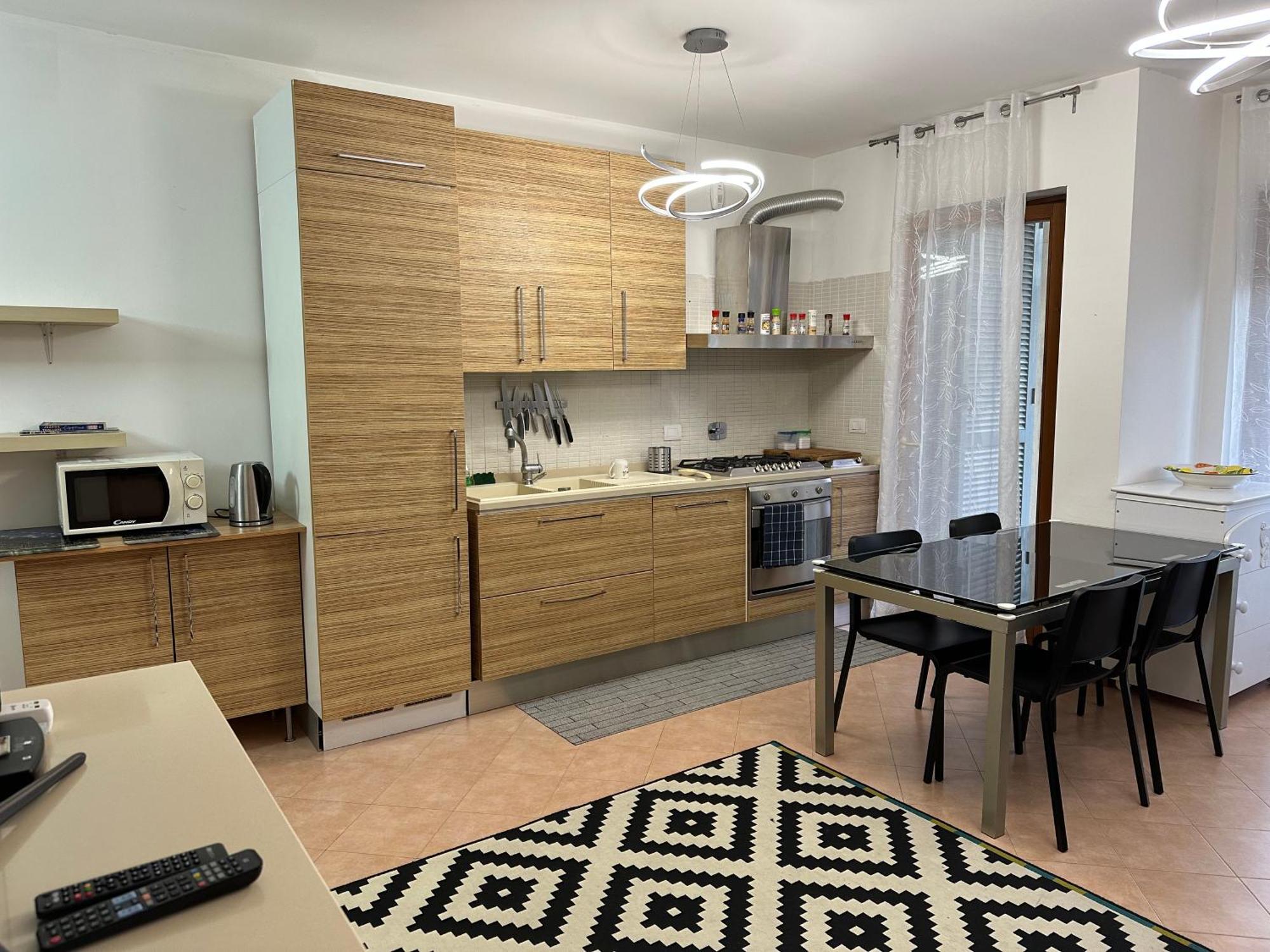 Suite Tania Fregenae Luaran gambar