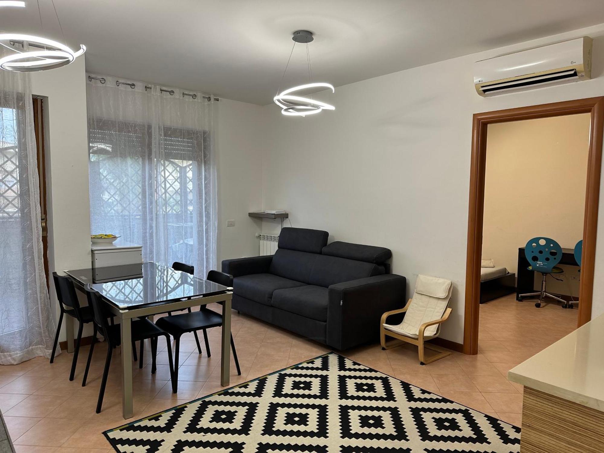 Suite Tania Fregenae Luaran gambar